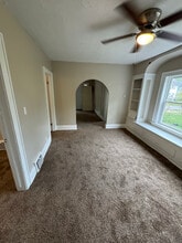 883 Alhambra Rd in Cleveland, OH - Building Photo - Building Photo