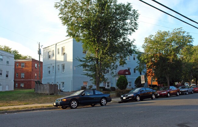 Mount Vernon Flats in Alexandria, VA - Building Photo - Building Photo