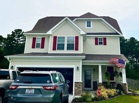 306 Merrick Way in Hubert, NC - Building Photo