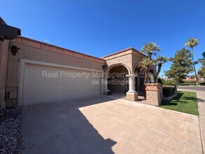 7513 N Vía Camello Del Sur in Scottsdale, AZ - Building Photo - Building Photo