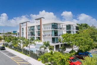 Bower South Miami in South Miami, FL - Foto de edificio - Building Photo