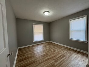 10601 Penfield Ave in Garfield Heights, OH - Building Photo - Building Photo