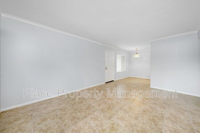 4050 Porte La Paz in San Diego, CA - Building Photo - Building Photo