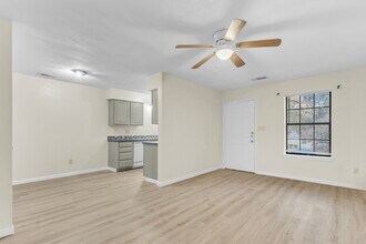 209 W Trinity St, Unit C in Forney, TX - Building Photo - Building Photo