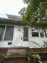 1319 Rollins Rd in Toledo, OH - Building Photo - Building Photo