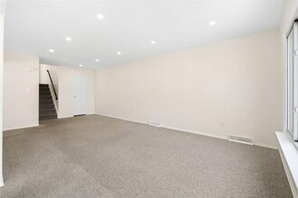 15-72-72 216th St in Queens, NY - Building Photo - Building Photo