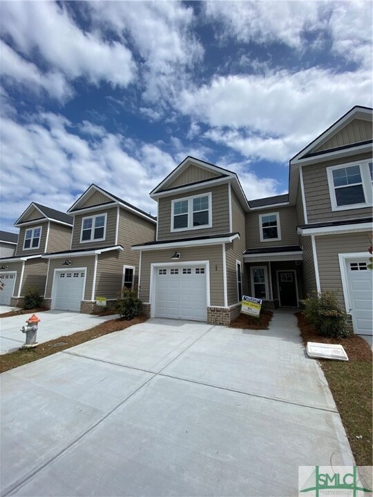 68 Ainsdale Dr in Richmond Hill, GA - Building Photo