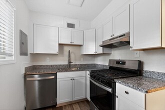 2520 Peachwood Cir NE in Atlanta, GA - Foto de edificio - Building Photo