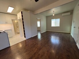 1100 N Griffith Park Dr, Unit B