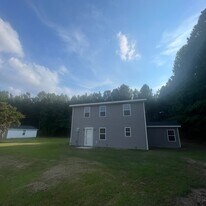 3651 Gallberry Rd in Washington, NC - Building Photo