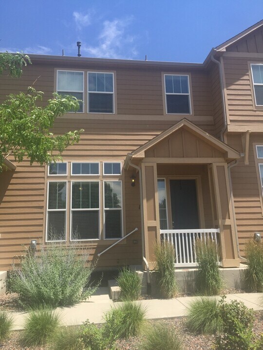 1417 Lamborn Way in Castle Rock, CO - Foto de edificio