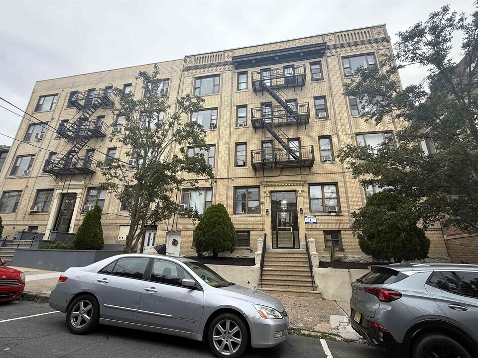 14 65th St in West New York, NJ - Foto de edificio