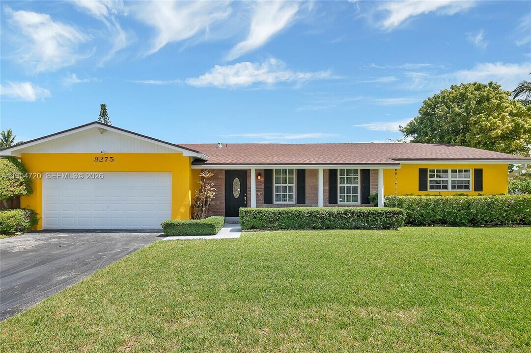 8275 SW 206th Terrace in Cutler Bay, FL - Building Photo
