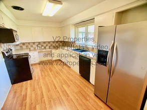 Pioneer Plaza Apartments in Portland, OR - Building Photo - Interior Photo