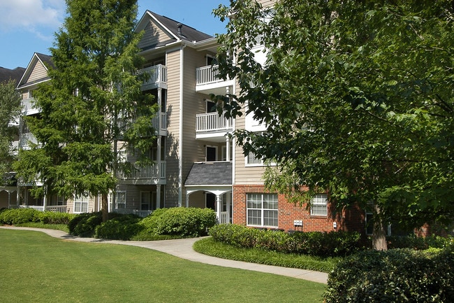 Glen Park Apartment Homes in Smyrna, GA - Foto de edificio - Building Photo