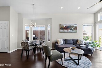 8828 E Riviera Dr in Scottsdale, AZ - Building Photo - Building Photo