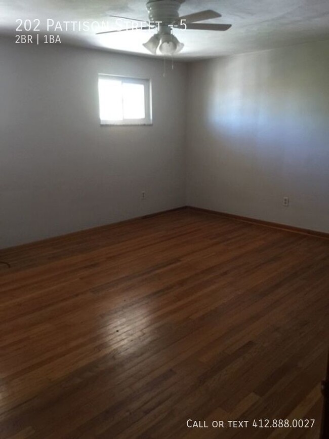 202 Pattison St in Evans City, PA - Building Photo - Building Photo