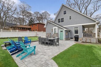 1050 Pine Ave in Southold, NY - Building Photo - Building Photo