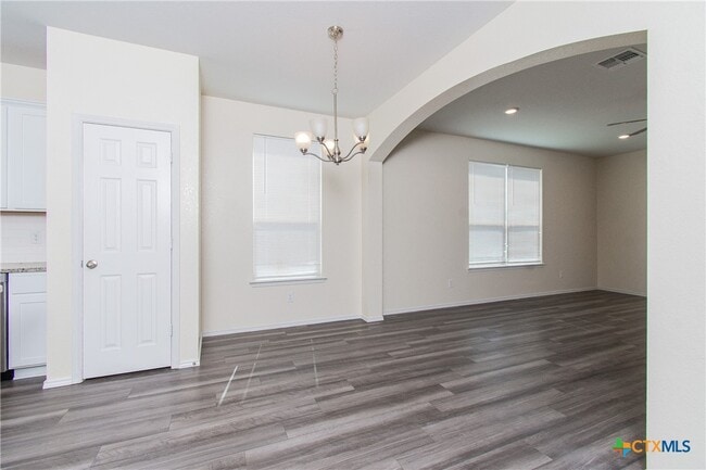 303 Danielle Dr in Killeen, TX - Building Photo - Building Photo