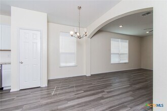 303 Danielle Dr in Killeen, TX - Building Photo - Building Photo