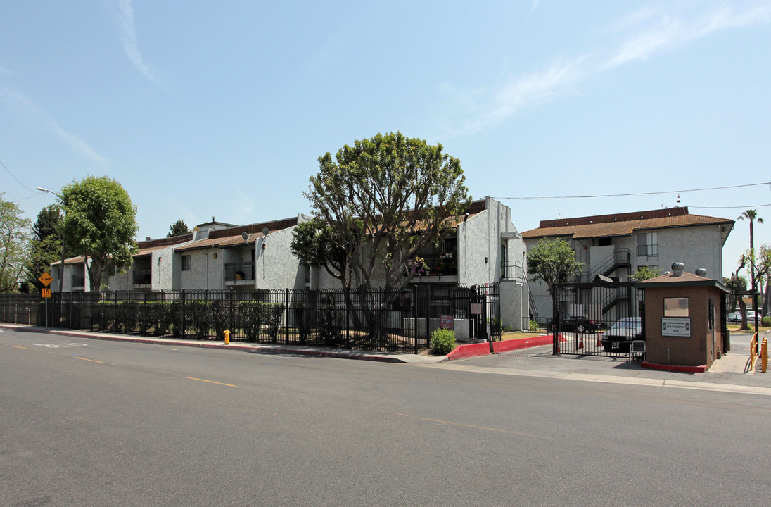 New Wilmington Arms Apartments in Compton, CA - Building Photo