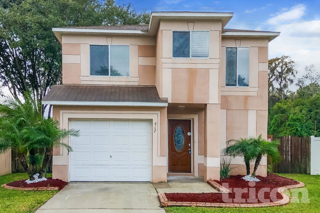 417 Abigail Rd in Plant City, FL - Foto de edificio