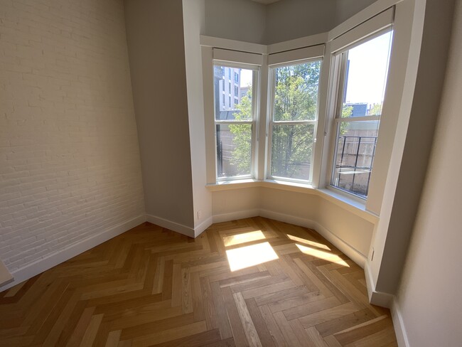 464 Massachusetts Ave, Unit 3 in Boston, MA - Building Photo - Building Photo