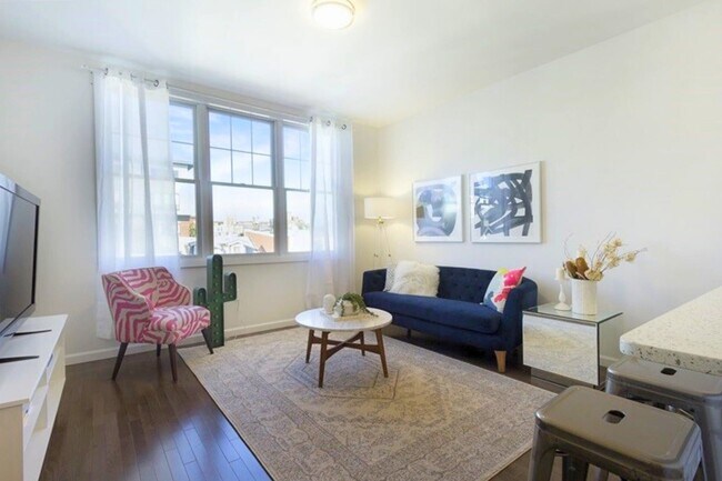 850 Newark Ave in Jersey City, NJ - Building Photo - Building Photo