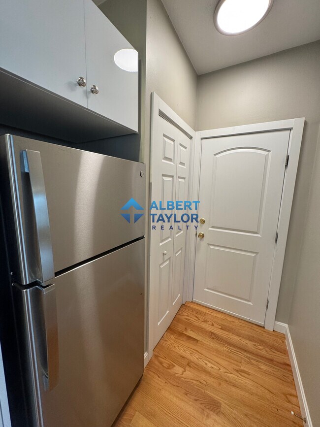 1084 Dorchester Ave, Unit 2 in Boston, MA - Building Photo - Building Photo