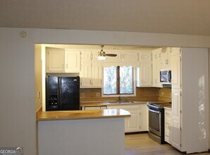 1517 Stoneleigh Way in Stone Mountain, GA - Building Photo - Building Photo