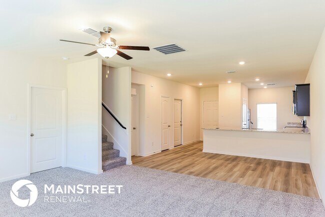 140 Switchback Hl Rd in Newark, TX - Building Photo - Building Photo