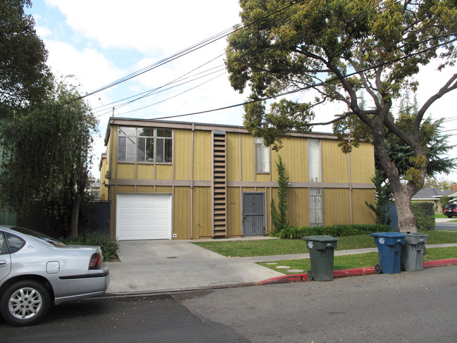 15101 S Berendo Ave in Gardena, CA - Building Photo - Building Photo