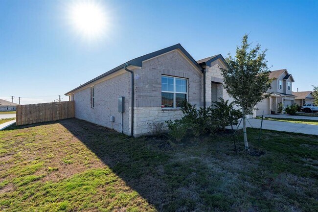 111 Evergreen Sumac Lp in Kyle, TX - Building Photo - Building Photo