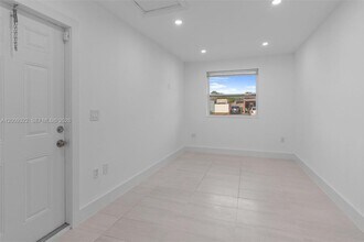 1481 SW 49th Ave in Fort Lauderdale, FL - Building Photo - Building Photo