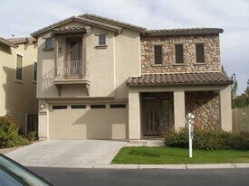 3097 S Lois Ln in Gilbert, AZ - Building Photo