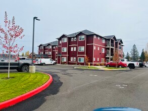 Colima Apartments in Molalla, OR - Building Photo - Building Photo