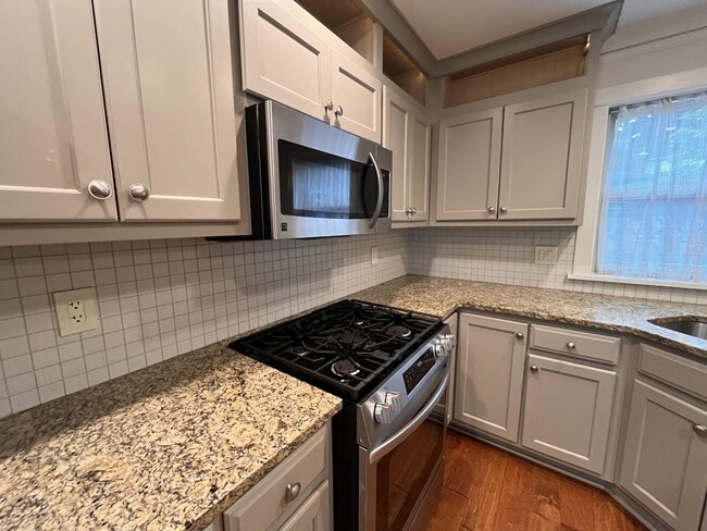 243 S Palatine Hill Rd in Portland, OR - Building Photo - Building Photo