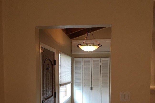 844 N Laurel Ave in Los Angeles, CA - Building Photo - Building Photo