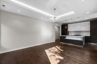 6900 N Sheridan Rd in Chicago, IL - Building Photo - Building Photo