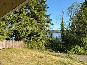 3604 Madrona St in Bremerton, WA - Building Photo - Building Photo