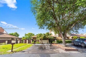 267 NE 201st Terrace in Miami, FL - Building Photo - Building Photo