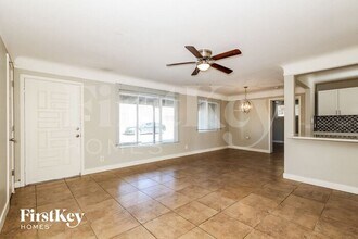 3437 E Holly St in Phoenix, AZ - Foto de edificio - Building Photo