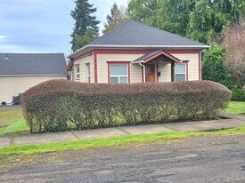459 Whitman St S in Monmouth, OR - Building Photo