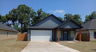 1027 W Coffin St, Unit 03-0137 in Denison, TX - Building Photo