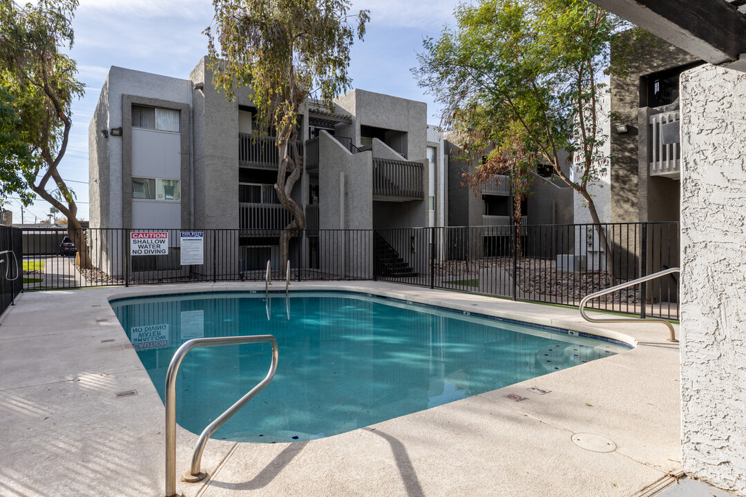 The Pacifica - 1 & 2 bedrooms units in Mesa, AZ - Foto de edificio