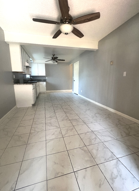 900 S Highland Ave, Unit 9 in Fullerton, CA - Foto de edificio - Building Photo