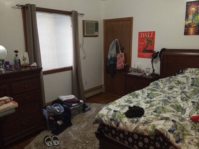 10 Windsor Rd, Unit 1 in Medford, MA - Foto de edificio - Building Photo