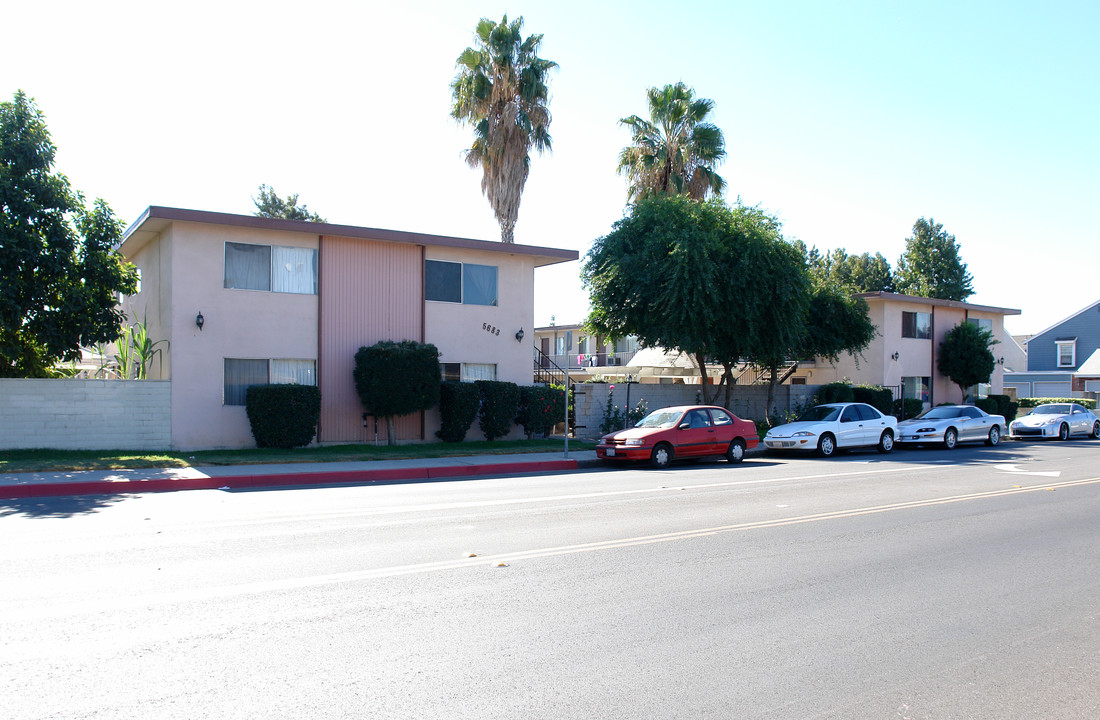 Park Place Apartments in Chino, CA - Foto de edificio