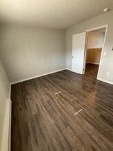 201 Woodnell St, Unit 201-E in Greensboro, NC - Building Photo - Building Photo