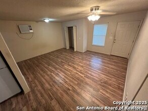 1926 TX-16-Unit -3 in Bandera, TX - Building Photo - Building Photo